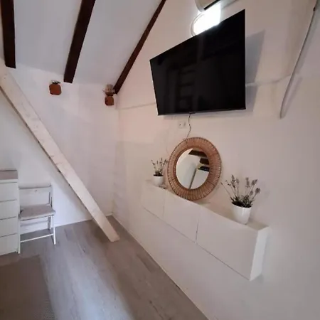 Casa de Férias House With Wifi Sukosan, Zadar - 25185