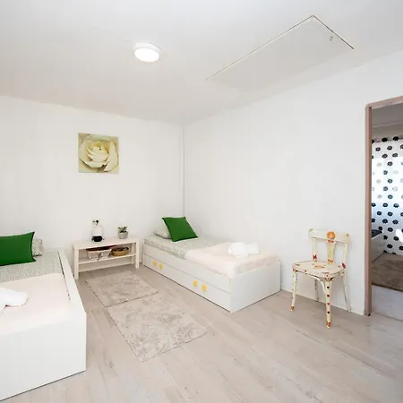 Casa de Férias House With Wifi Sukosan, Zadar - 25185