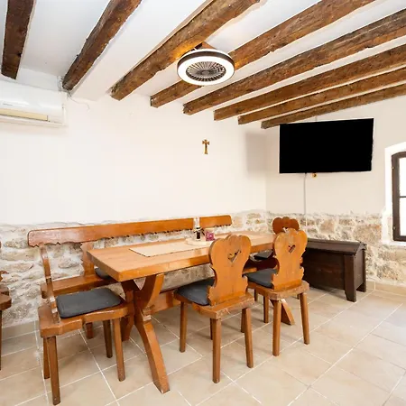 Casa de Férias House With Wifi Sukosan, Zadar - 25185